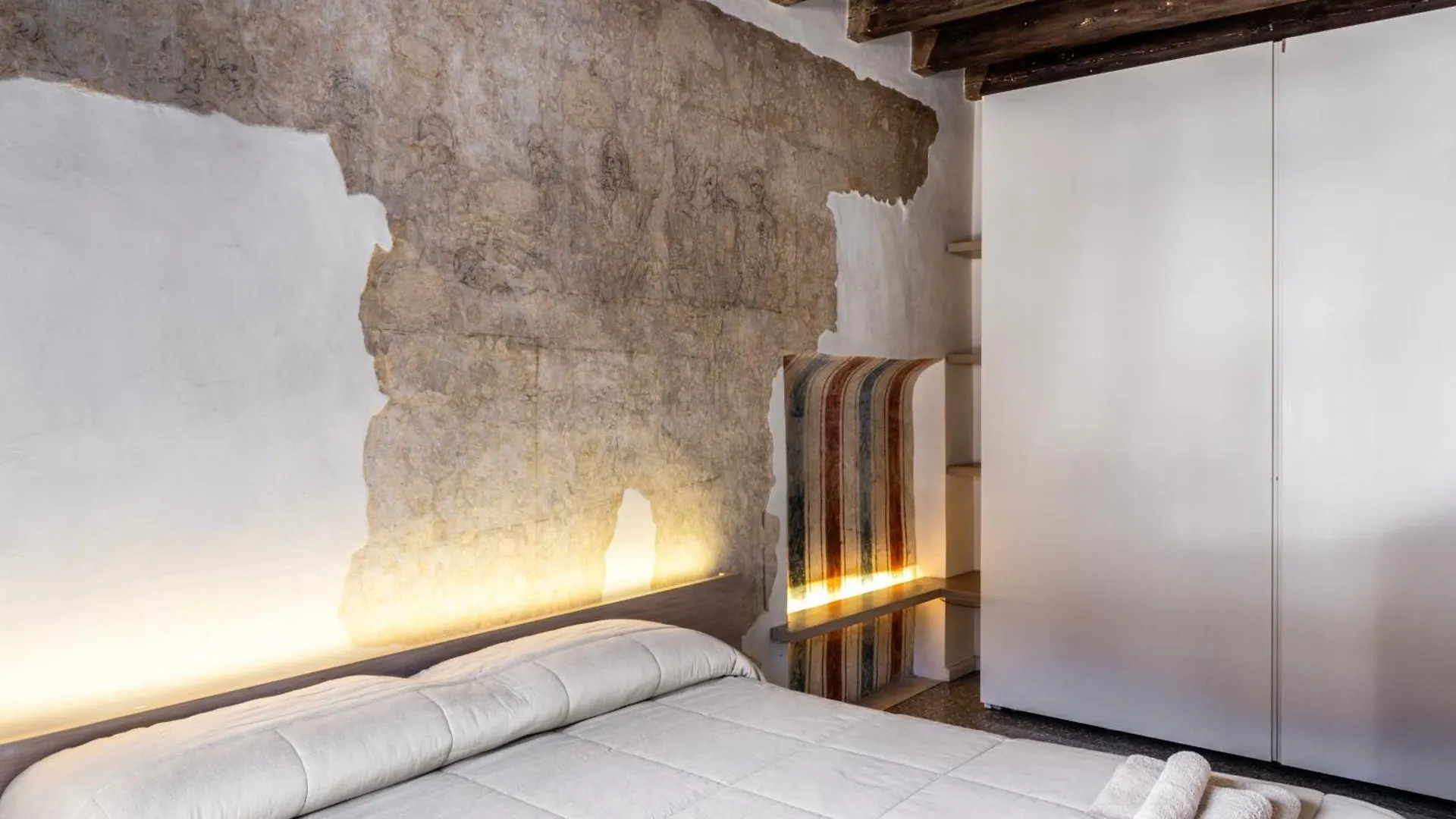 Luxury Apartment On Piazza Erbe Verona 0*,